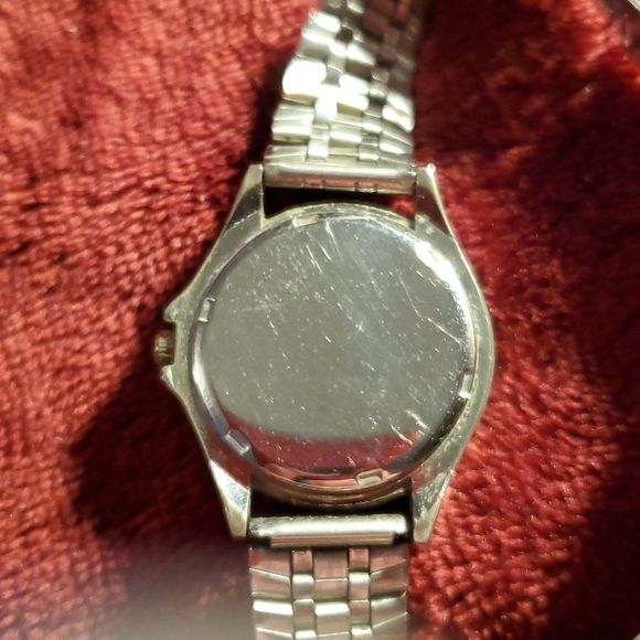 Tupperware Women's Watch Silver & Crystals Logo‎ Face New Battery - Picture 4 of 7